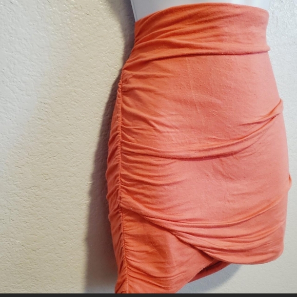 Free People She's All That Pink Coral Mini Skirt - Size Large Runched Sides - Picture 2 of 5